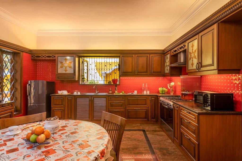 Casa Amarela - Lux Portuguese 4Bhk In North Goa Βίλα Porvorim Εξωτερικό φωτογραφία
